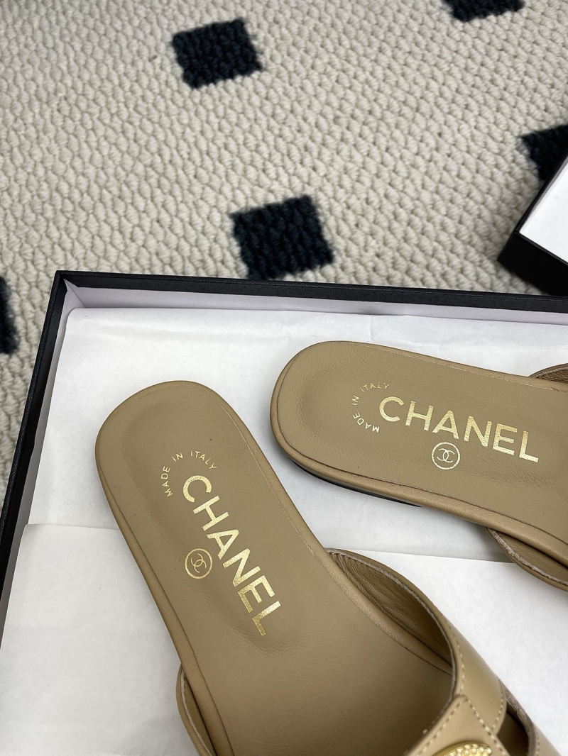 Ch**el slippers